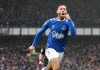 Dwight McNeil pemain Everton