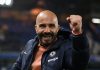 Enzo Maresca mengepalkan tangan usai laga Chelsea vs Brentford