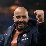 Enzo Maresca mengepalkan tangan usai laga Chelsea vs Brentford