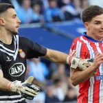 Joan Garcia coba menghentikan laju Julian Alvarez