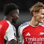 Martin Odegaard bersama Bukayo Saka di laga Arsenal vs Nottingham Forest