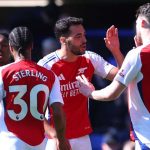 Mikel Merino merayakan gol bersama para pemain Arsenal
