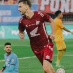 Nermin Haljeta usai mencetak gol kedua PSM ke gawang Semen Padang di pekan ke-28