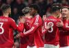 Para pemain Manchester United merayakan gol
