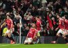 Para pemain Manchester United rayakan gol Harry Maguire