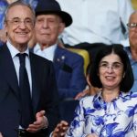 Presiden Real Madrid Florentino Perez di tribun VIP di sebuah laga Real Madrid