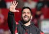 Ruben Amorim memberi instruksi kepada pemain di derby Manchester