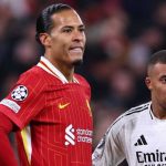 Virgil van Dijk mengawal Kylian Mbappe di laga Liverpool vs Real Madrid