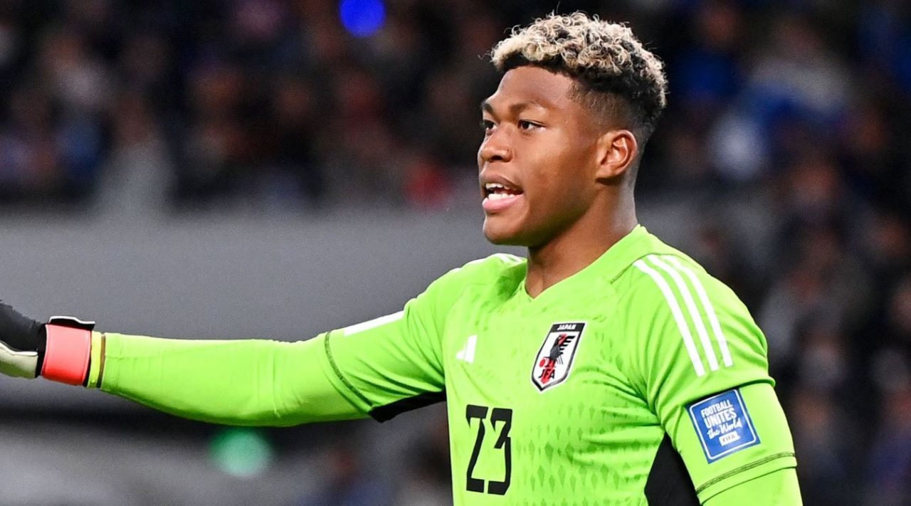 Zion Suzuki kiper Parma