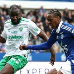 Aksi Emanuel Emegha saat mencetak gol untuk Starsbrough