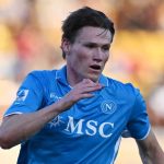 Aksi Scott McTominay di laga Lecce vs Napoli