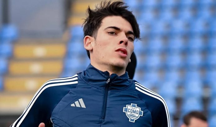 Alex Valle pemain Barcelona yang dipinjamkan ke Como 1907