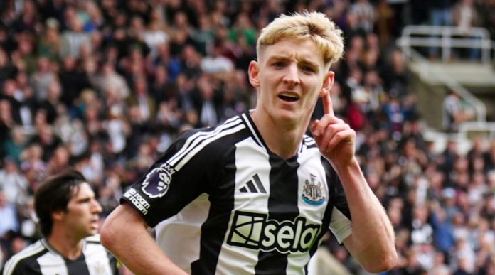 Anthony Gordon bintang Newcastle United