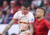 Benjamin Sesko memenangi duel udara melawan Eric Dier di laga Leipzig vs Bayern Munchen