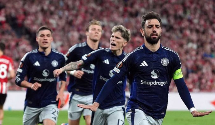 Bruno Fernandes merayakan golnya ke gawang Athletic Club