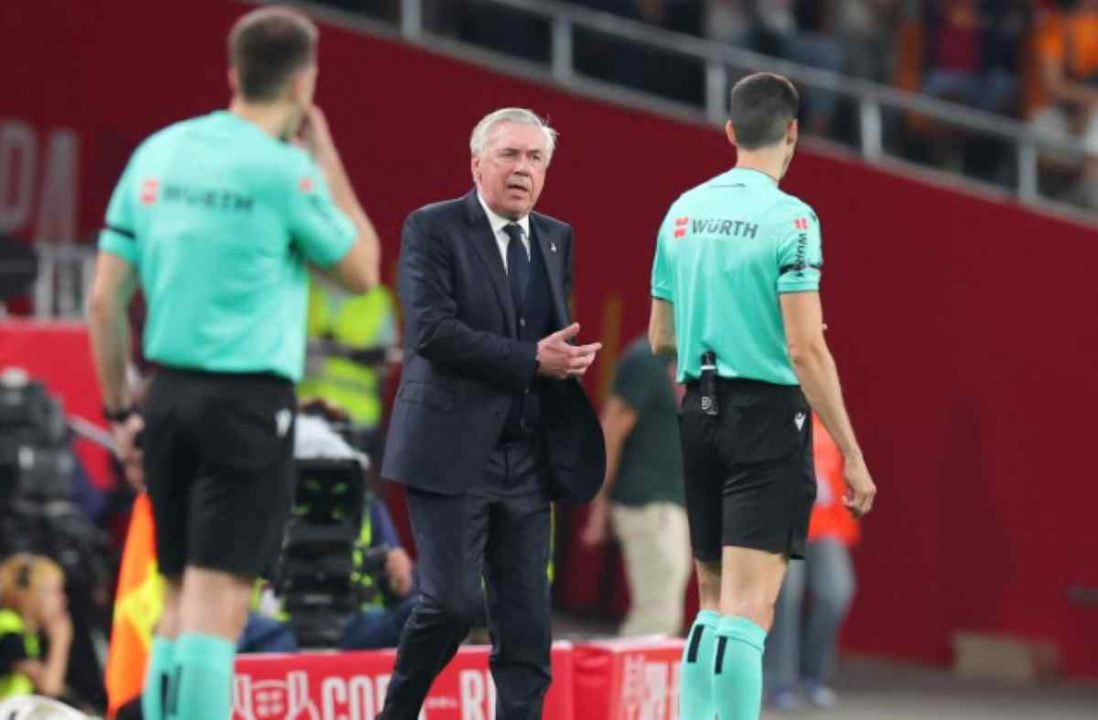 Carlo Ancelotti dalam sebuah laga Real Madrid