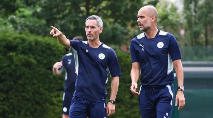 Carlos Vicens dan Pep Guardiola manajer Manchester City