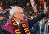 Claudio Ranieri menyapa fans AS Roma