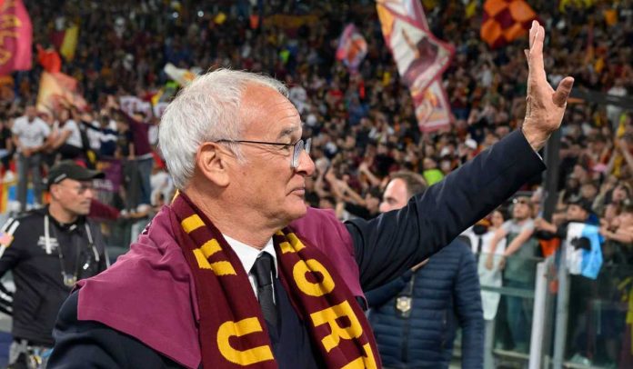 Claudio Ranieri menyapa fans AS Roma