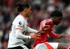 Darwin Nunez mencoba merebut bola dari Kobbie Mainoo