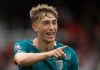 Dean Huijsen merayakan golnya ke gawang Arsenal