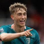 Dean Huijsen merayakan golnya ke gawang Arsenal