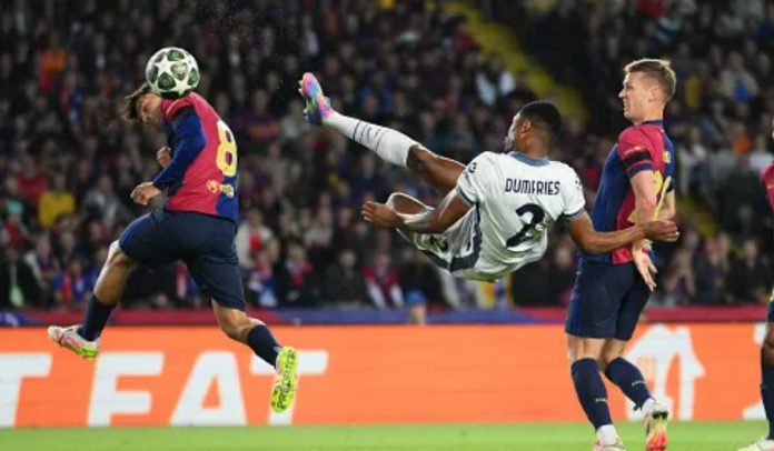 Denzel Dumfries mencetak gol sensasional untuk Inter Milan
