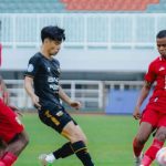 Dewa United saat menjamu Malut United di pekan ke-30