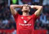 Diogo Dalot kecewa usai melewatkan peluang melawan Wolves