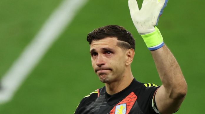 Emiliano Martinez kiper Aston Villa
