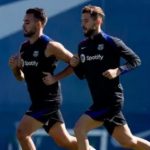 Eric Garcia dan Inigo Martinez dalam sebuah sesi latihan di Barcelona