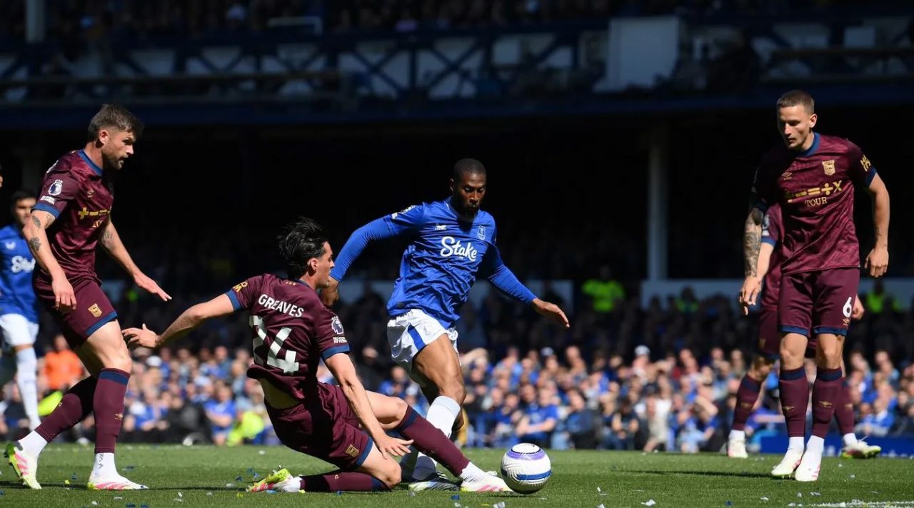 Everton saat ditahan imbang Ipswich Town
