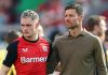 Florian Wirtz dan Xabi Alonso usai laga Bayer Leverkusen vs Augsburg