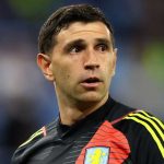 Gestur Emiliano Martinez di laga Aston Villa vs Tottenham Hotspur