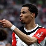 Hugo Ekitike merayakan golnya untuk Eintracht Frankfurt
