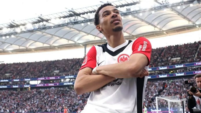 Hugo Ekitike pemain Eintracht Frankfurt