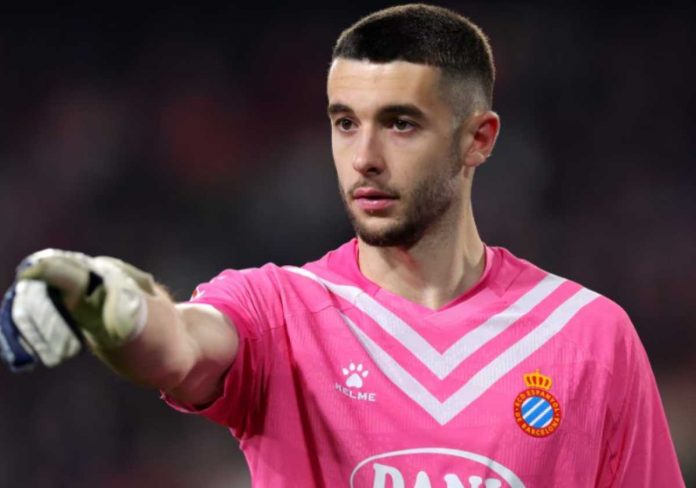 Joan Garcia - Kiper Espanyol bidikan Barcelona