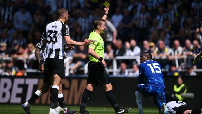 Kartu merah Nicolas Jackson pemain Chelsea