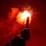 Laga PSS Sleman vs Persija Jakarta dihentikan karena flare