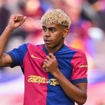 Lamine Yamal merayakan gol ke gawang Real Madrid