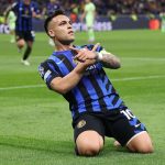 Lautaro Martinez merayakan golnya di leg kedua semifinal Liga Champions 2024-2025 antara Inter Milan vs Barcelona di San Siro