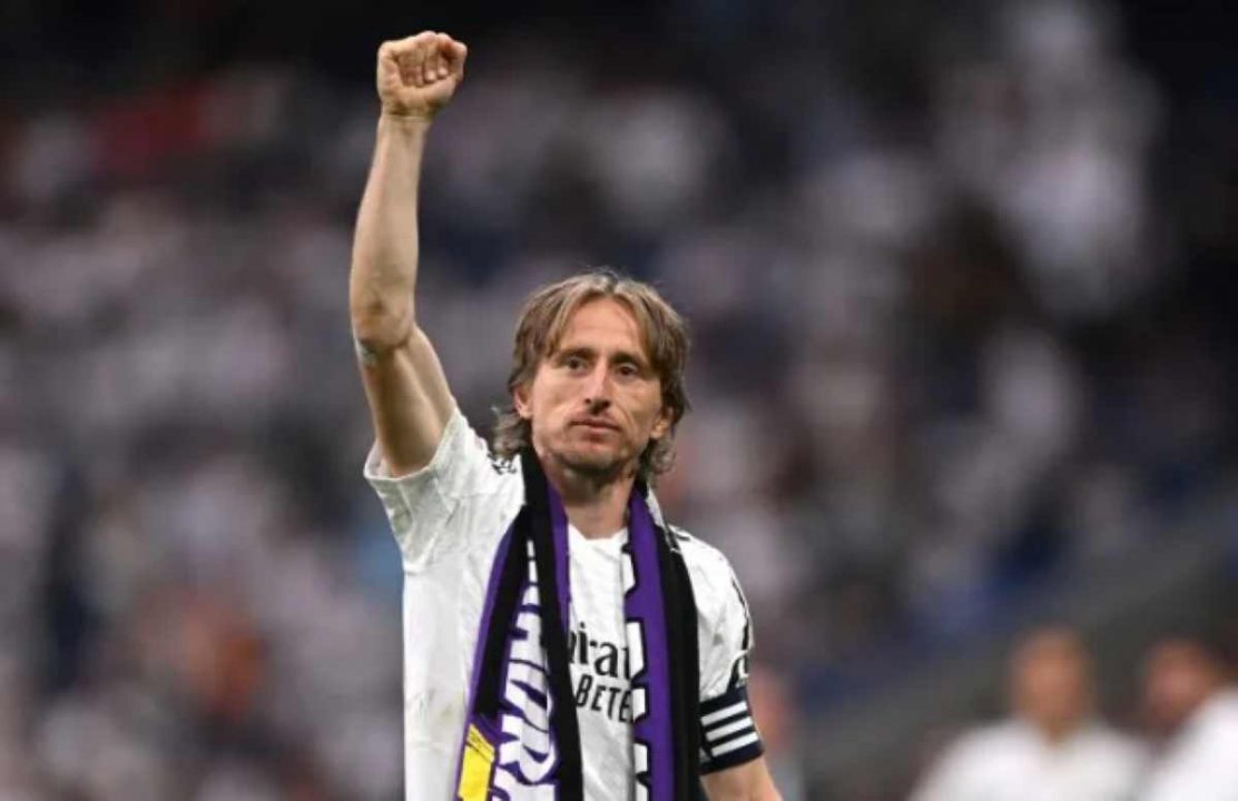 Luka Modric saat pamitan kepada fans Real Madrid