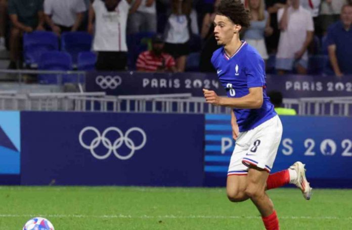 Maghnes Akliouche - salah satu pemain Monaco yang diincar Barcelona
