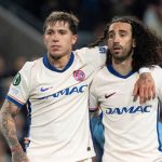 Marc cucurella bersama Enzo Fernandez di laga Djurgarden vs Chelsea