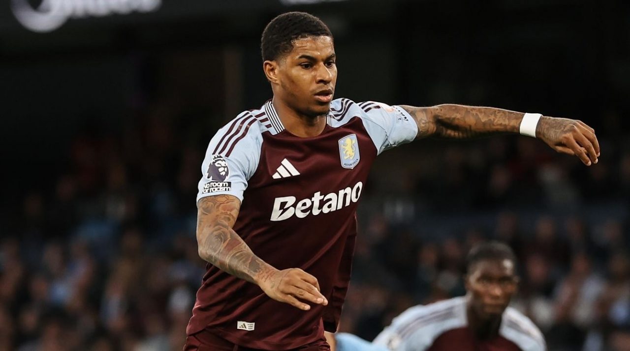 Marcus Rashford pemain Aston Villa