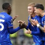 Moises Caicedo bersama Enzo Fernandez ikut merayakan gol Cole Palmer