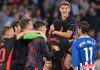 Para pemain Barcelona merayakan gol ke gawang Espanyol