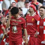 Para pemain Liverpool merayakan gelar Premier League