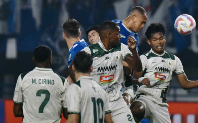 Persib saat menjamu PSS Sleman di pekan ke-30