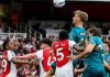 Pertahanan Arsenal gagal menghentikan Dean Huijsen cetak gol sundulan